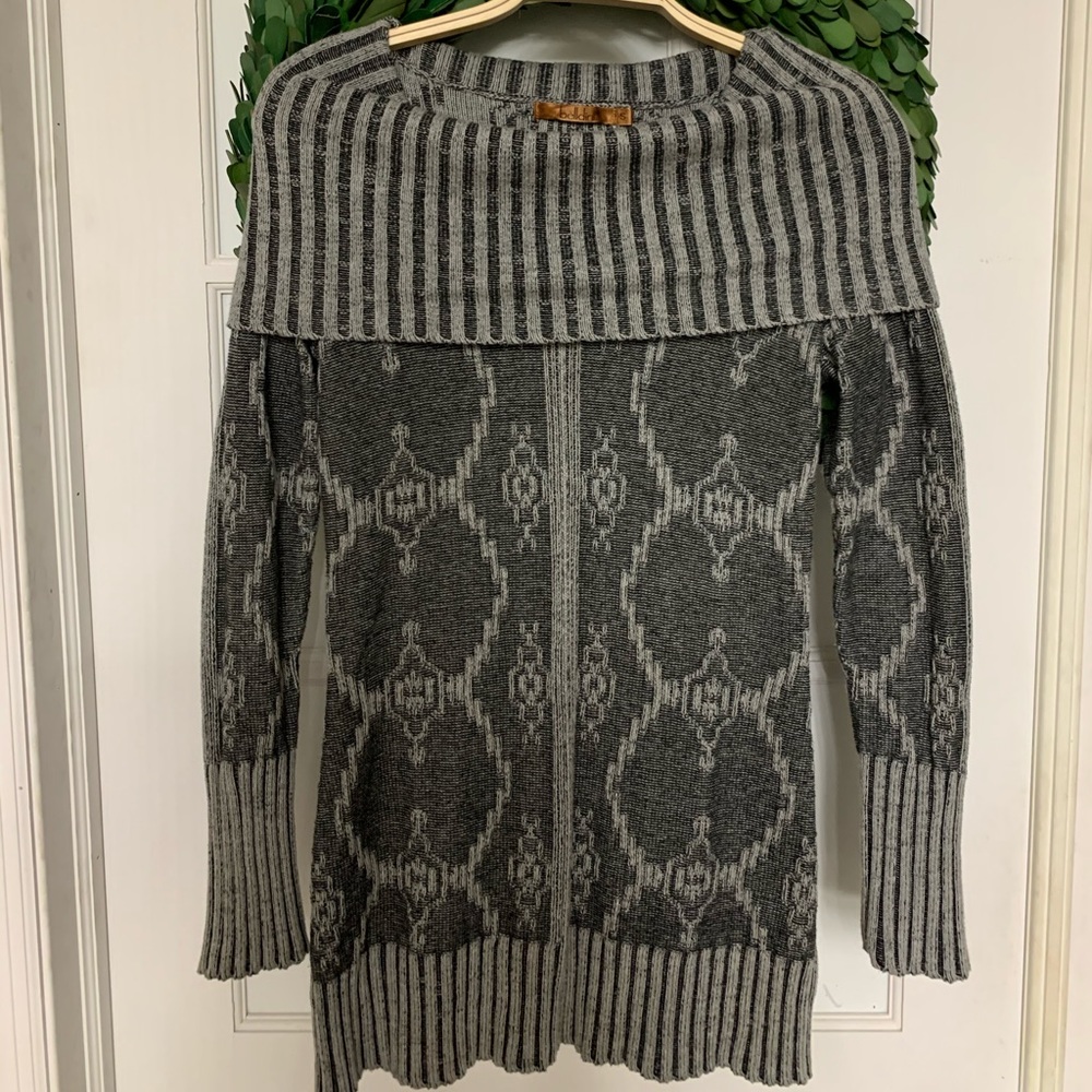 Small | Belldini | Off-Shoulder Sweater | Grey